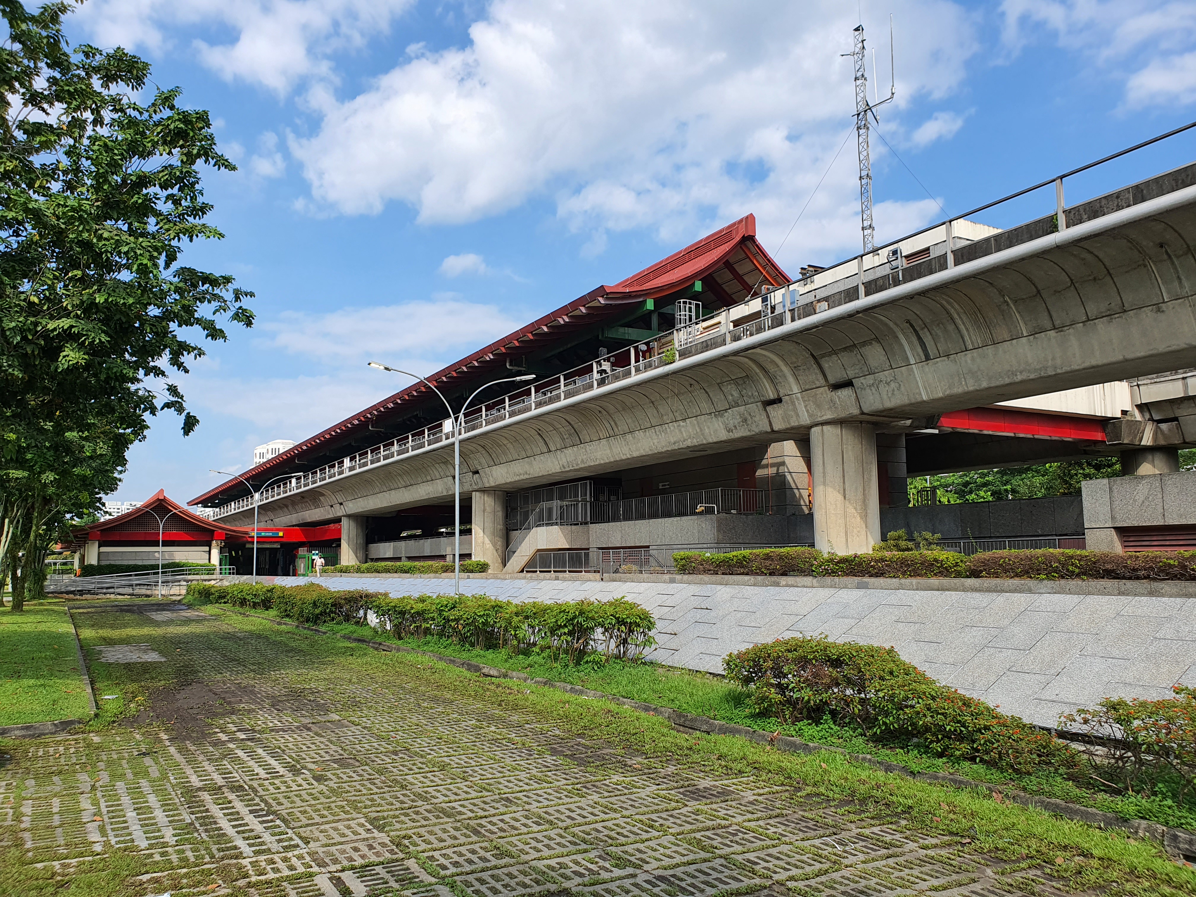Lakeside MRT station exterior photo